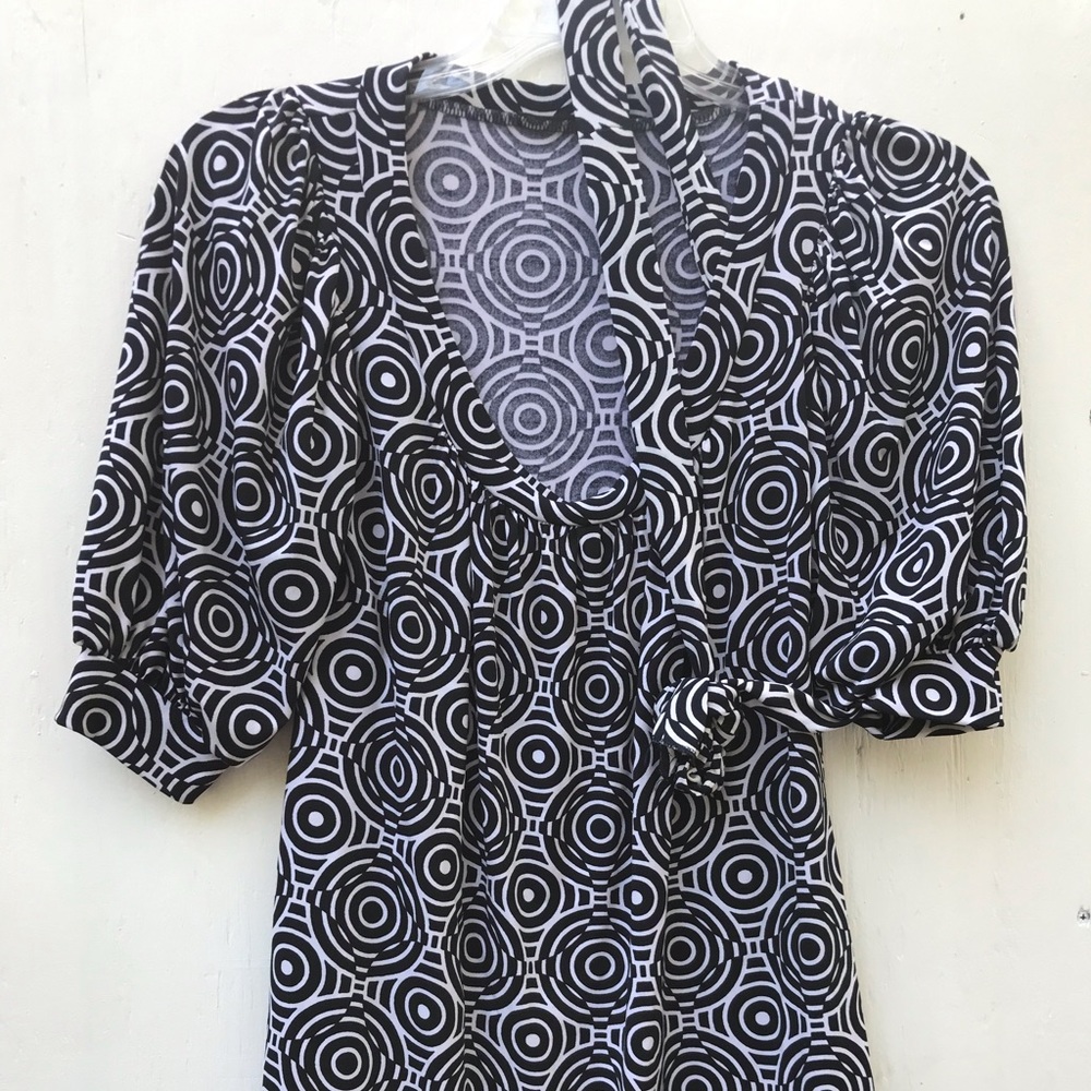 Hurry! Make offer! Geometric blouse